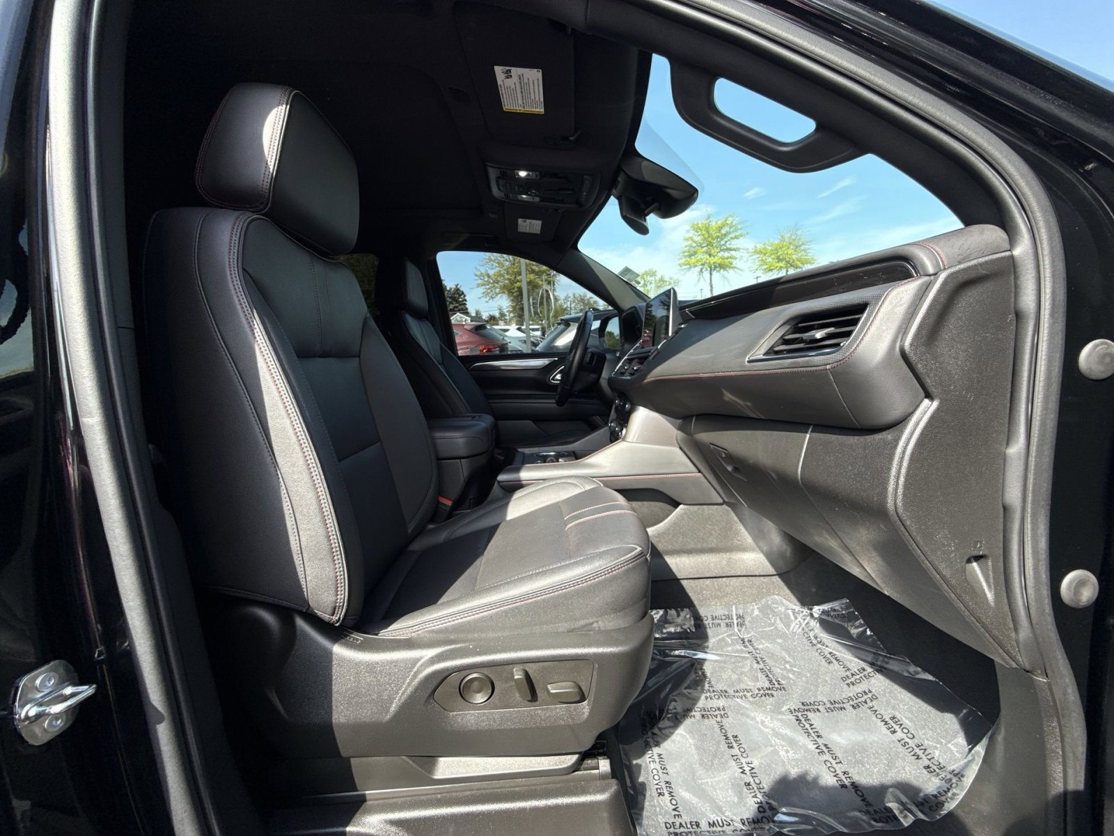 Used 2023 Chevrolet Suburban RST w/ Sport Performance Package AWD/4WD image 28