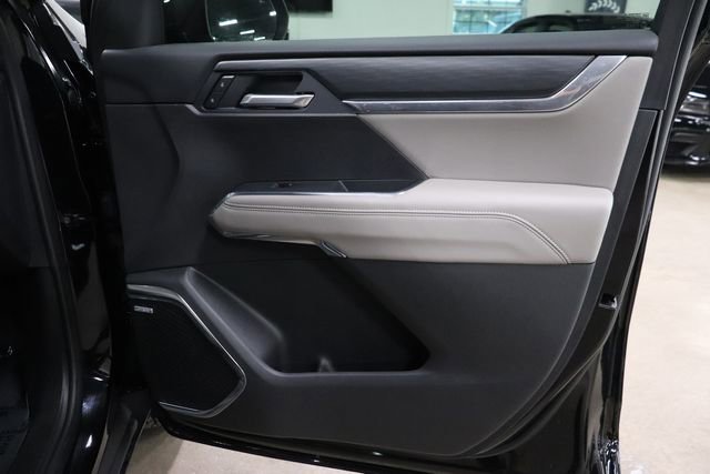 Used 2026 GMC Acadia Elevation w/ Elevation Premium Package FWD image 24