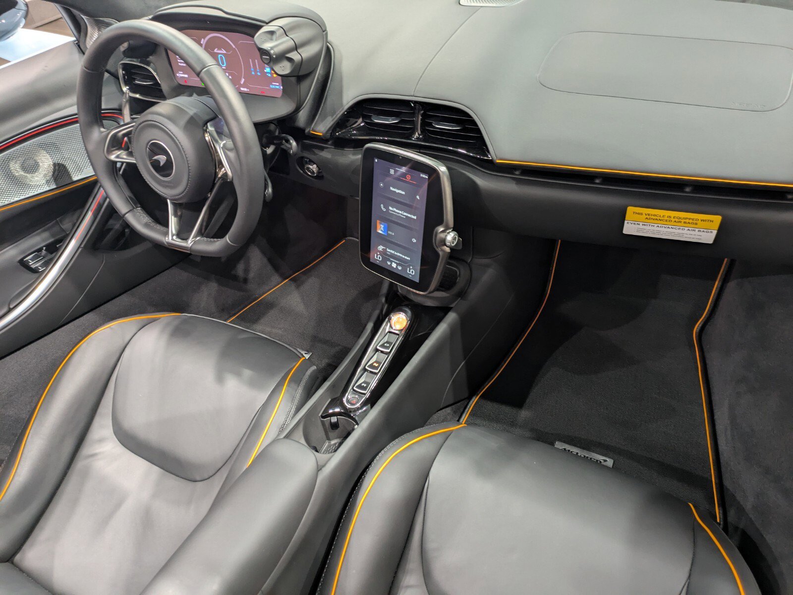 Used 2025 McLaren Artura Spider image 27