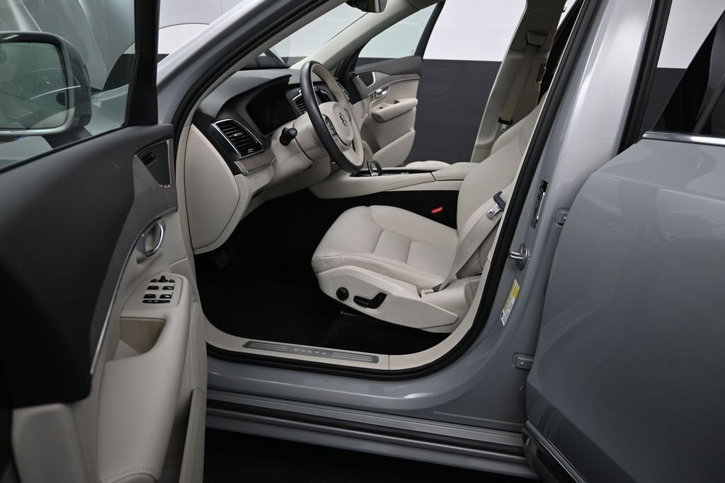 Used 2024 Volvo XC90 B6 Plus w/ Protection Package Premier AWD/4WD image 14