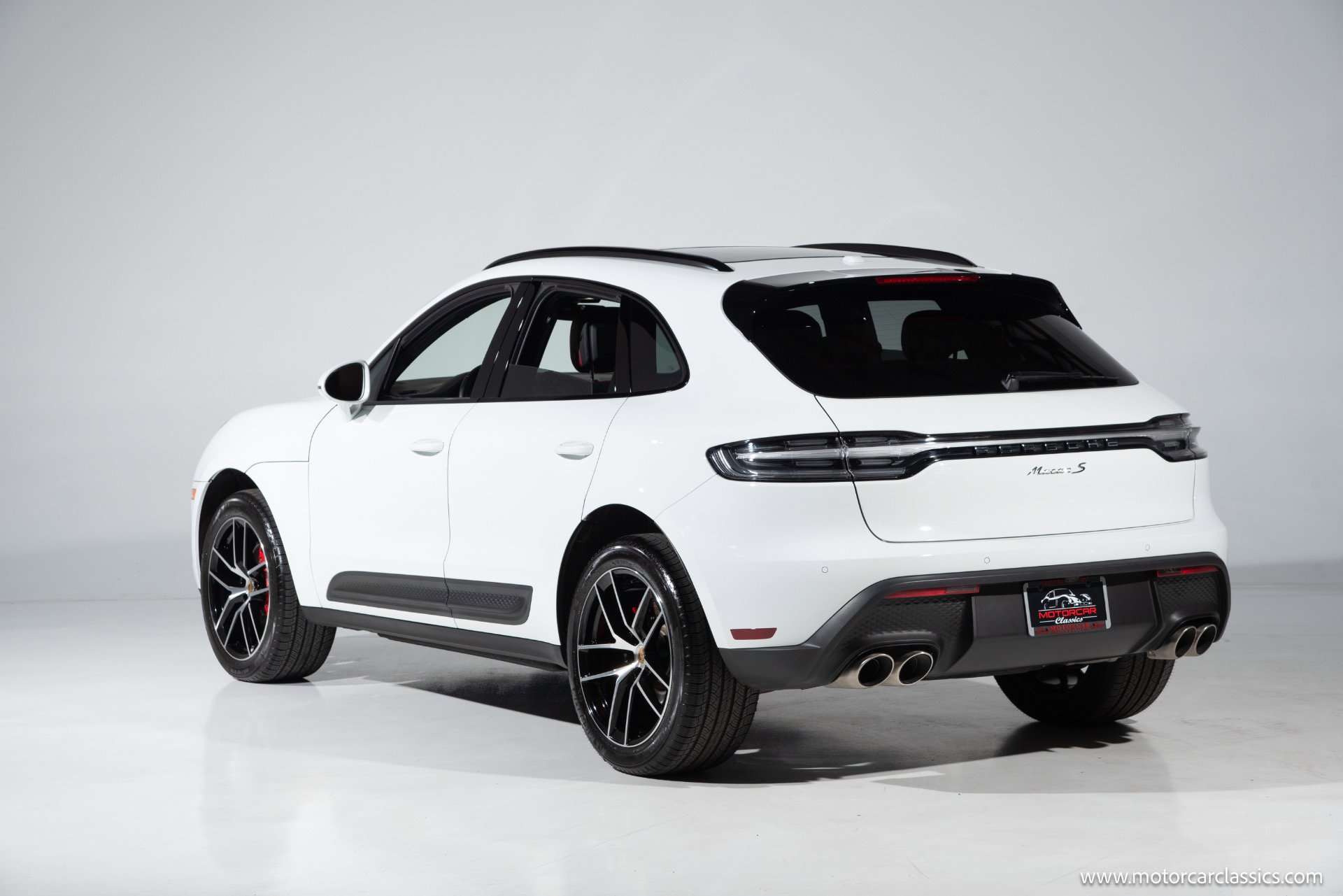 Used 2024 Porsche Macan S AWD/4WD image 4