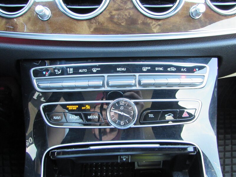Used 2017 Mercedes-Benz E 400 4MATIC Wagon image 19
