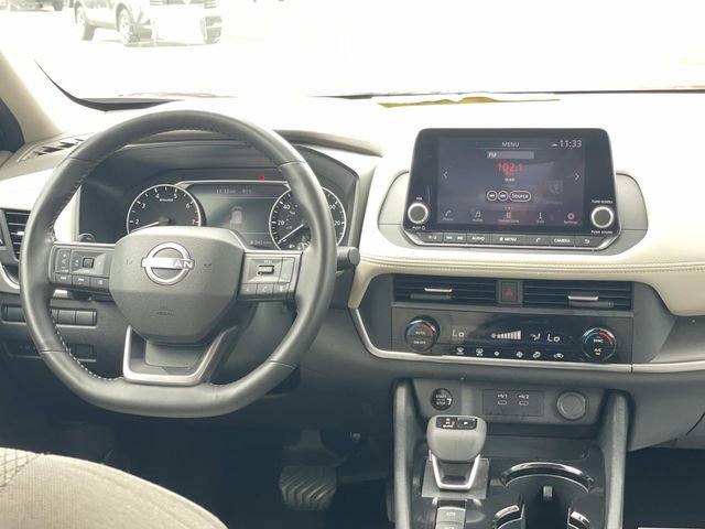 Used 2025 Nissan Rogue SV AWD/4WD image 13