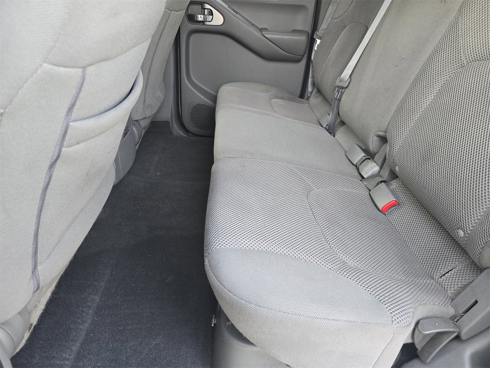 Used 2021 Nissan Frontier SV image 12