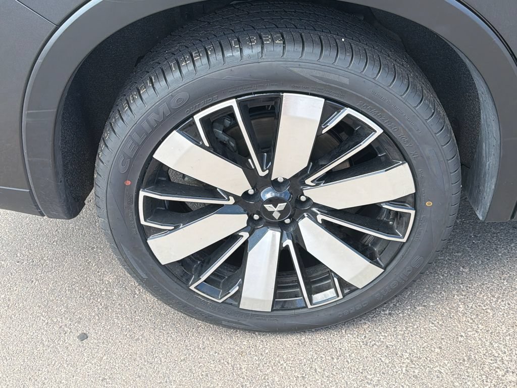 Used 2025 Mitsubishi Outlander SE FWD image 17