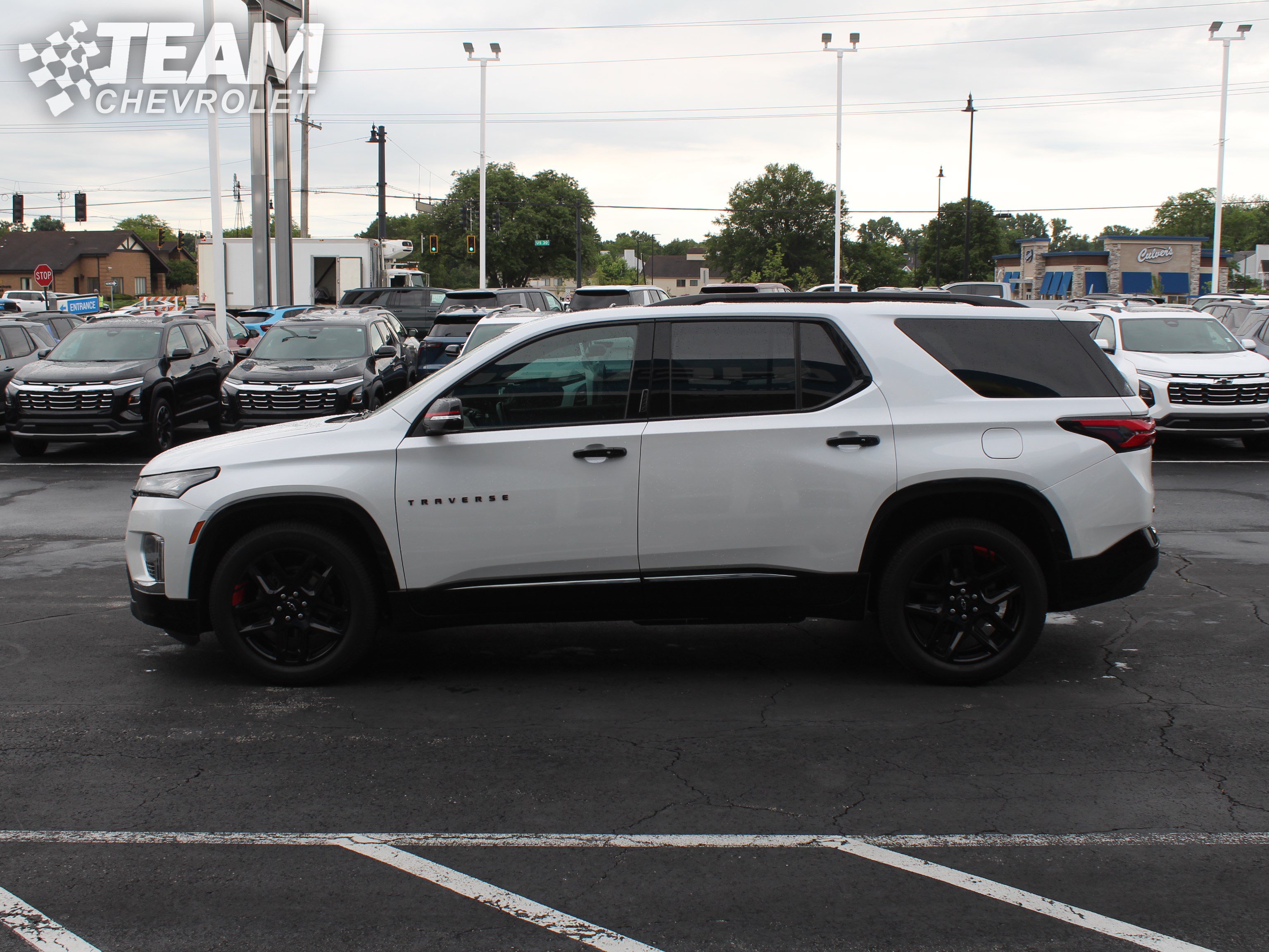 Used 2022 Chevrolet Traverse Premier w/ Redline Edition AWD/4WD image 7