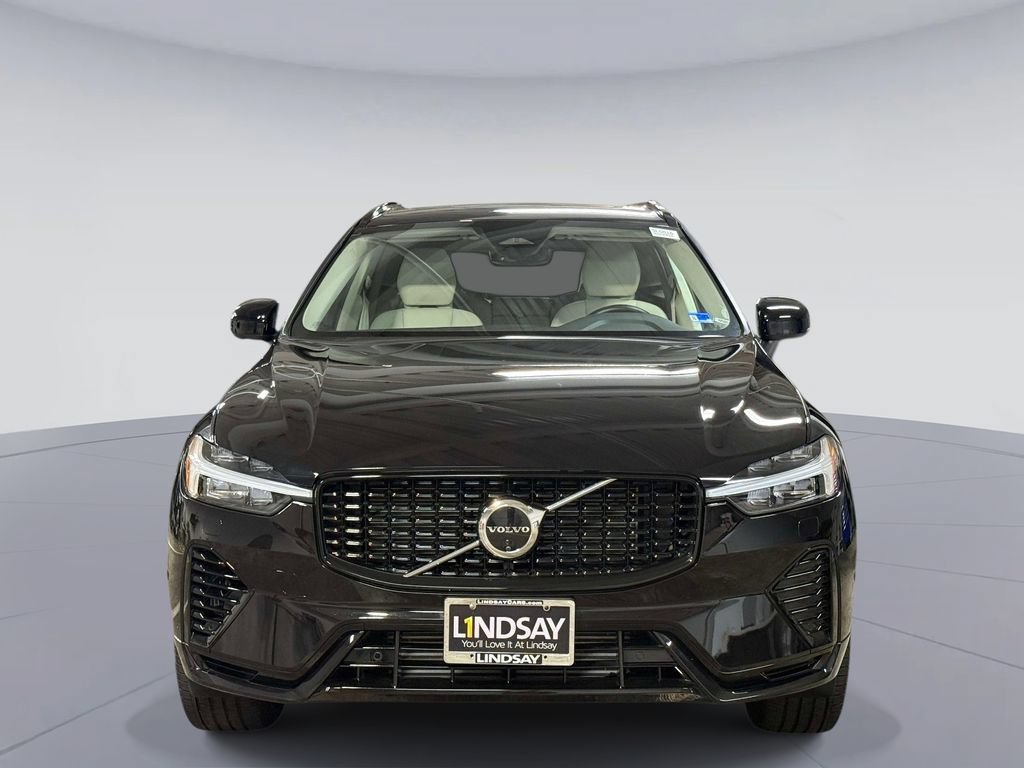 Used 2025 Volvo XC60 T8 Plus w/ Protection Package Premier AWD/4WD image 8
