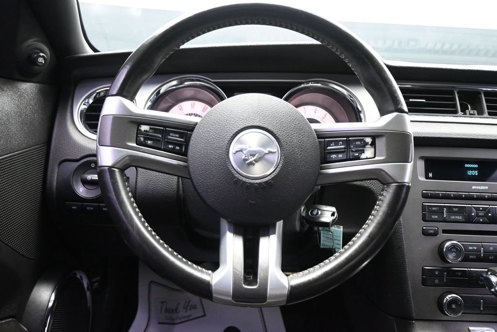 Used 2010 Ford Mustang Coupe RWD image 14
