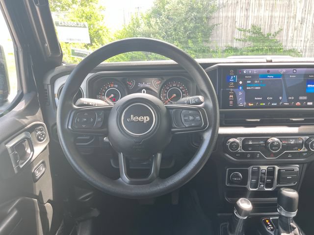 Used 2025 Jeep Gladiator Sport AWD/4WD image 15