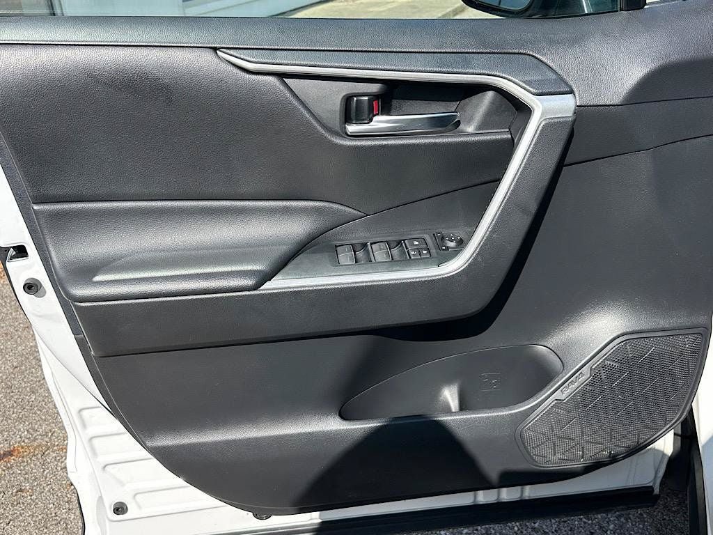 Used 2024 Toyota RAV4 XLE FWD image 14