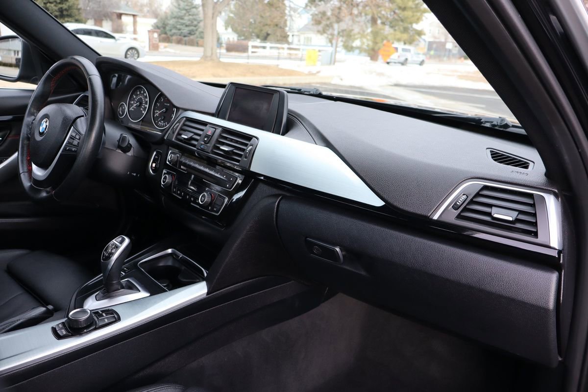 Used 2018 BMW 330i Sedan image 17