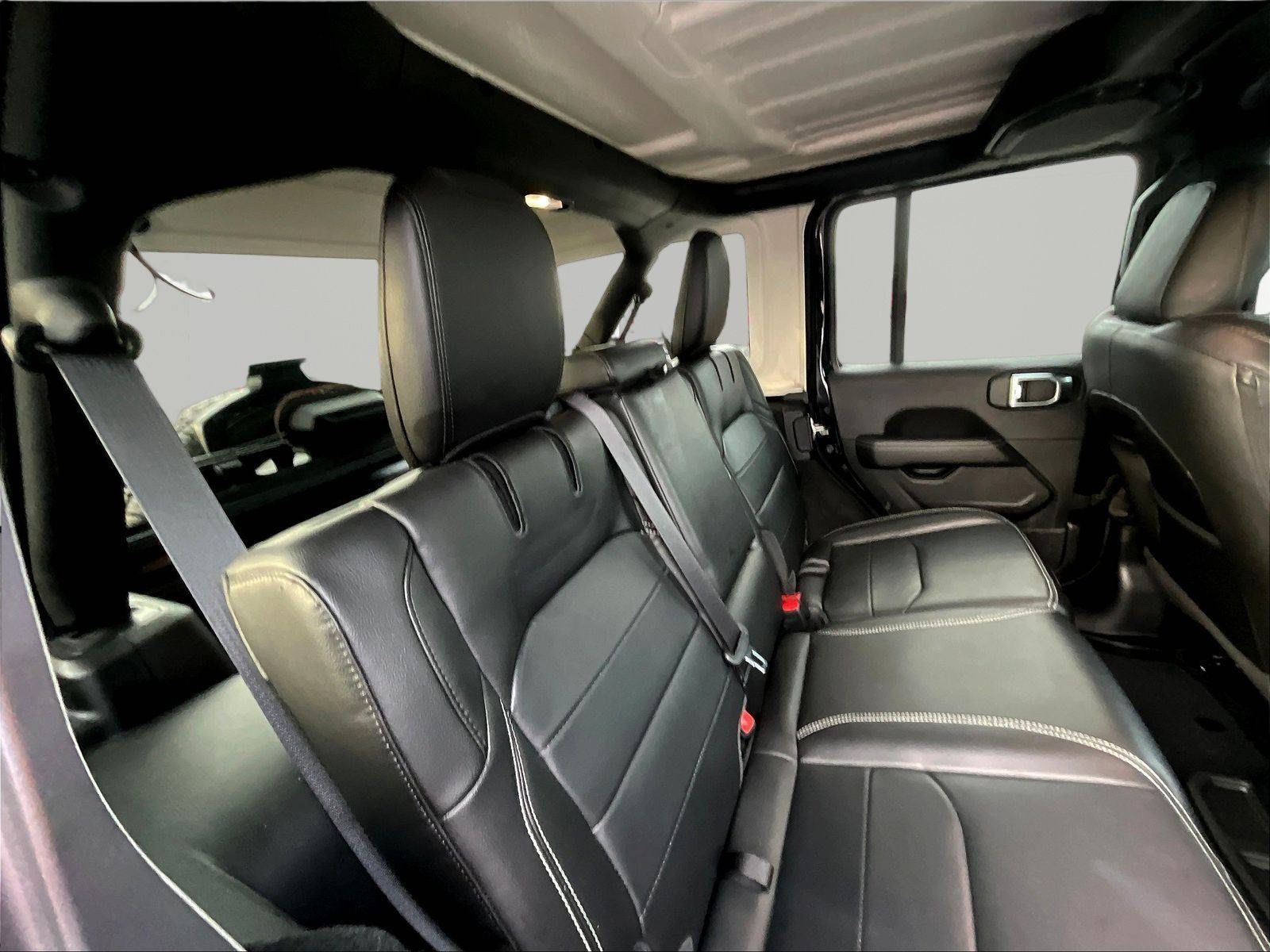 Used 2023 Jeep Wrangler Unlimited Sahara w/ Cold Weather Group AWD/4WD image 25