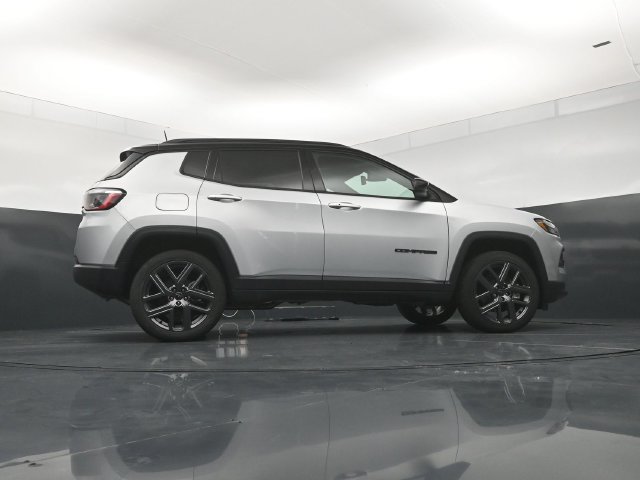 New 2026 Jeep Compass Limited AWD/4WD image 24