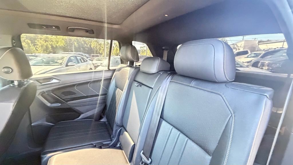 Used 2023 Volkswagen Tiguan SE R-Line FWD image 12