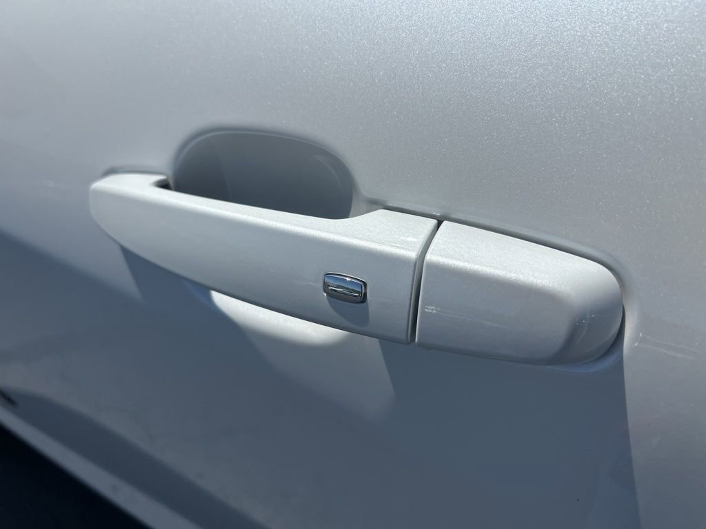 Used 2023 Chevrolet Equinox RS w/ RS Leather Package FWD image 16