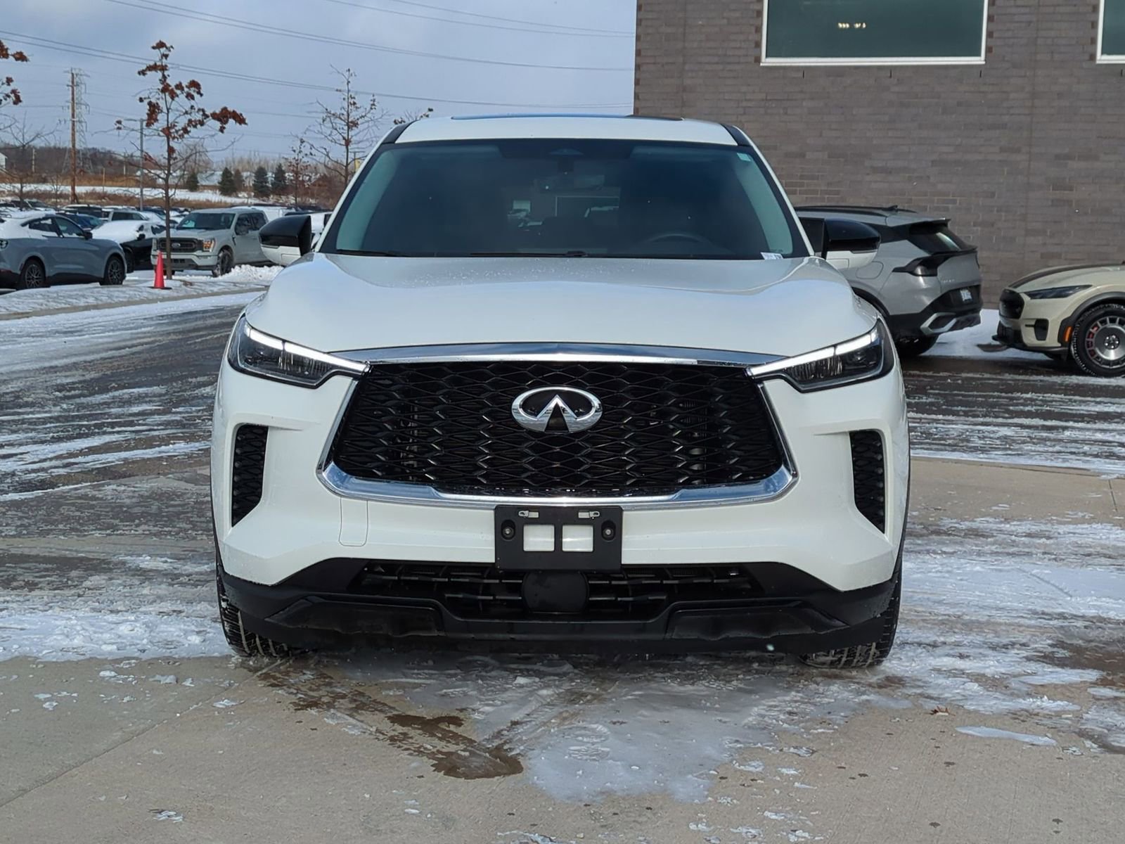 Used 2023 INFINITI QX60 Pure image 10