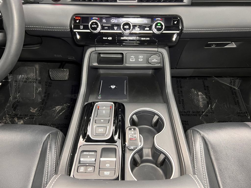 Used 2025 Honda Pilot Touring image 14