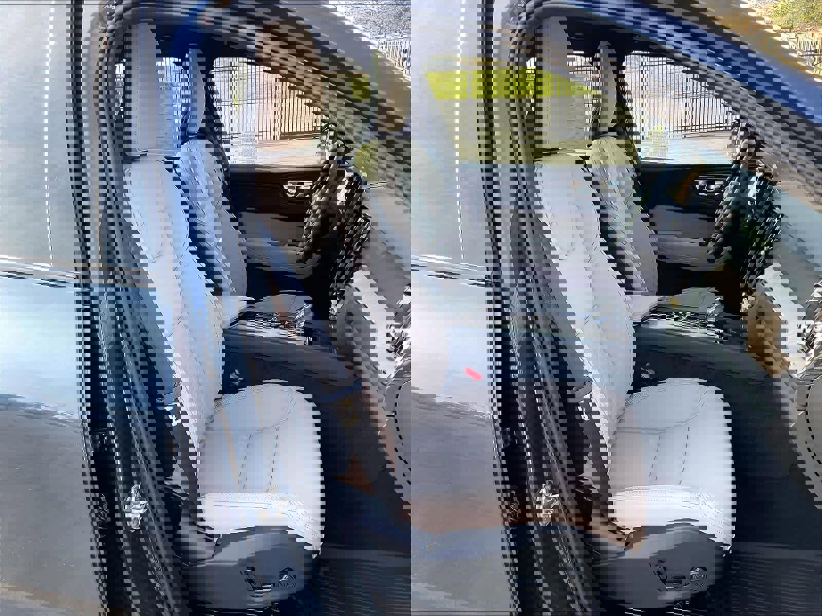 New 2026 Volvo XC60 B5 Plus w/ Protection Package Premier image 31