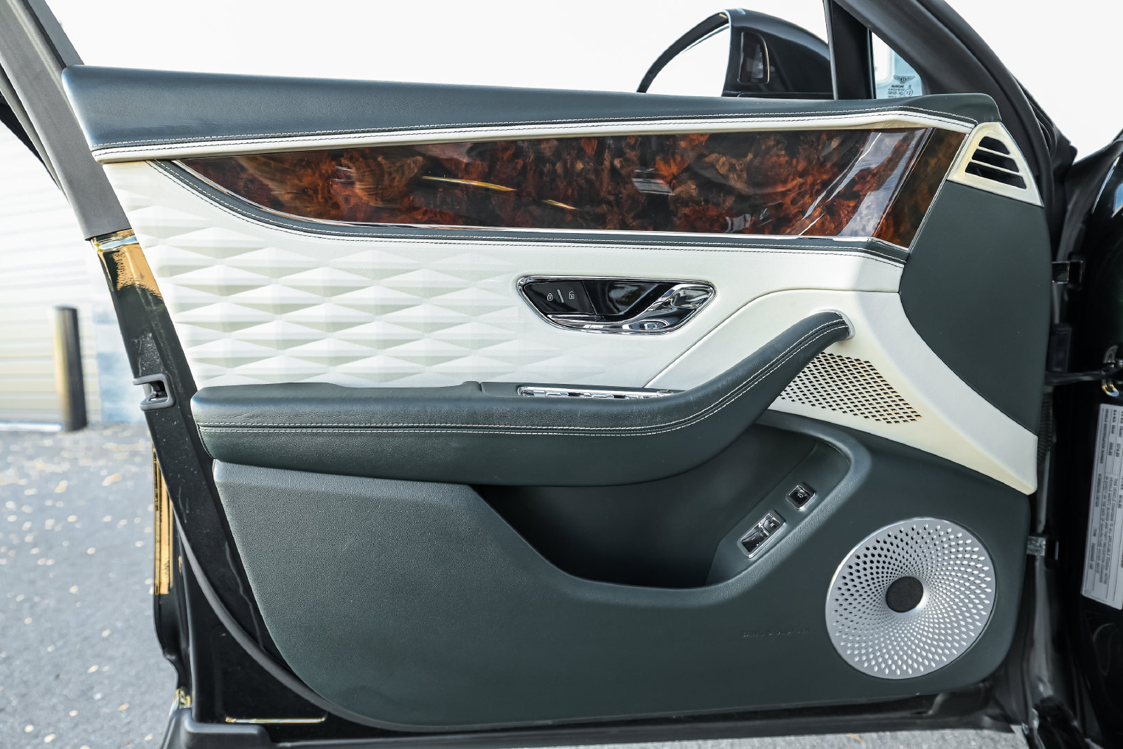 Certified 2020 Bentley Flying Spur W12 AWD/4WD image 24