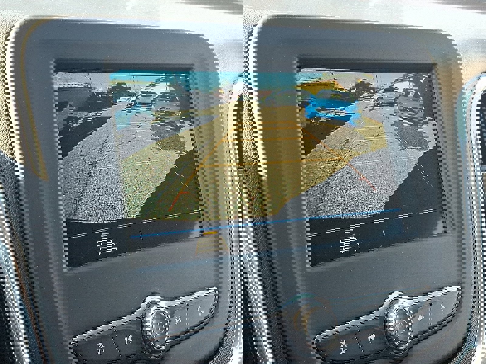 Used 2019 Chevrolet Equinox LT image 17