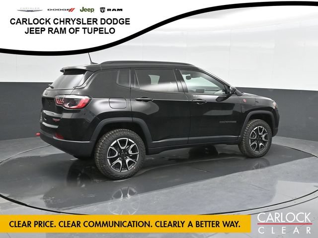 New 2025 Jeep Compass Trailhawk w/ Sun & Sound Group AWD/4WD image 3