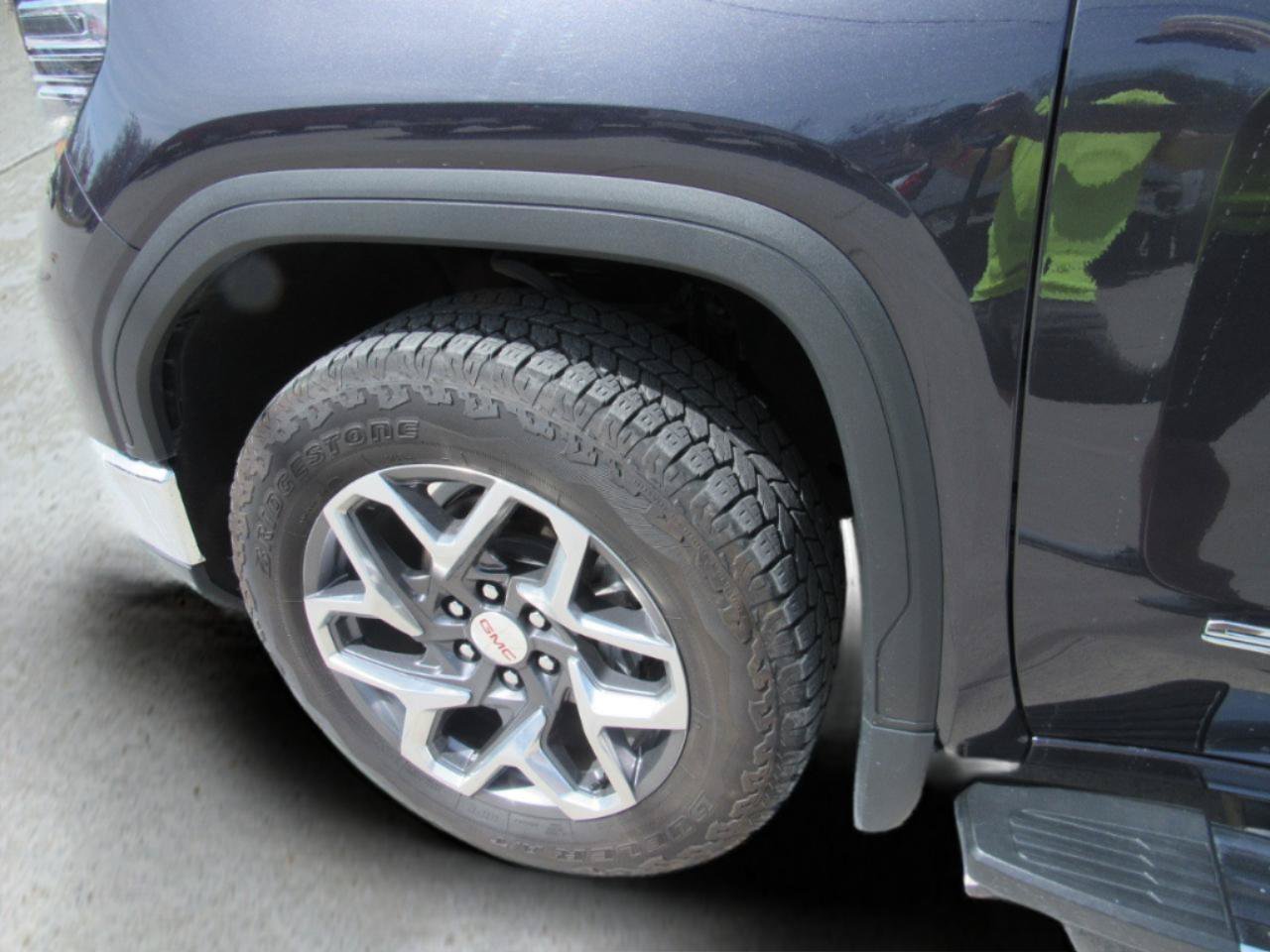 Used 2023 GMC Sierra 1500 SLT w/ SLT Premium Plus Package AWD/4WD image 42