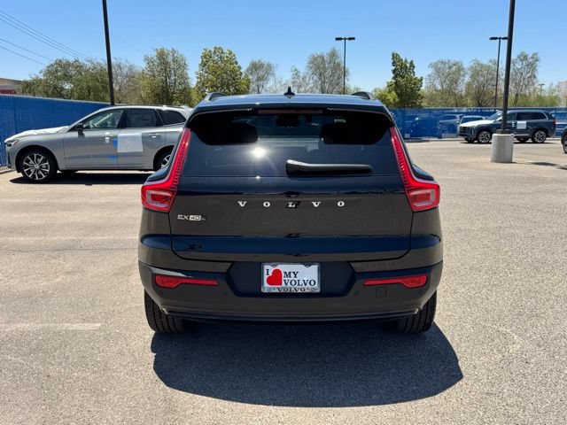 Used 2025 Volvo EX40 Core w/ Climate Package AWD/4WD image 4