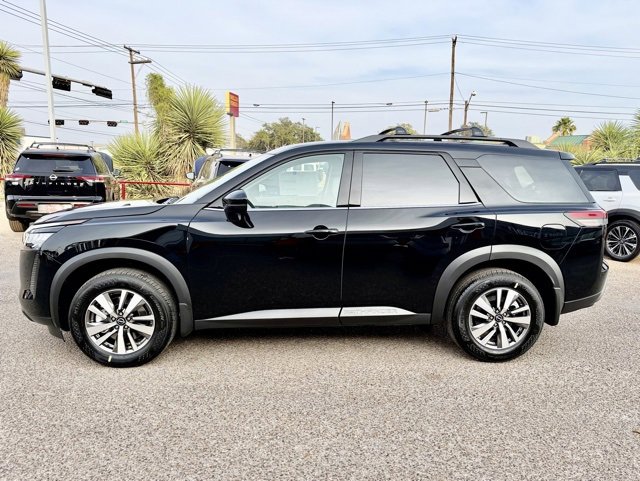 New 2026 Nissan Pathfinder SL image 4
