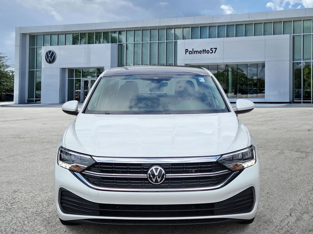 Certified 2023 Volkswagen Jetta SE FWD image 2