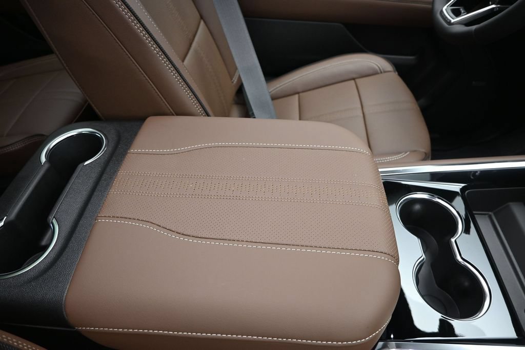 New 2026 Chevrolet Tahoe High Country AWD/4WD image 28