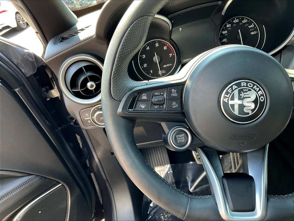 Used 2023 Alfa Romeo Stelvio Ti AWD/4WD image 11