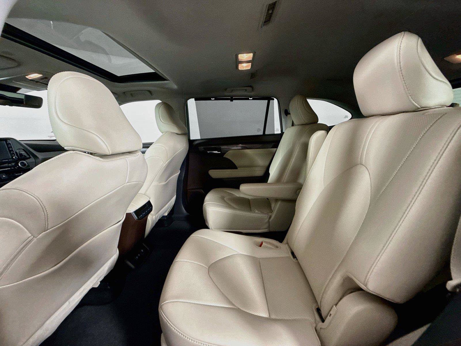 Certified 2021 Toyota Highlander Limited FWD image 34