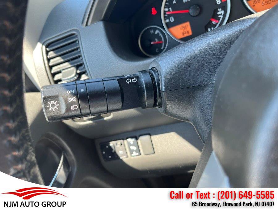 Used 2010 Nissan Pathfinder SE AWD/4WD image 19