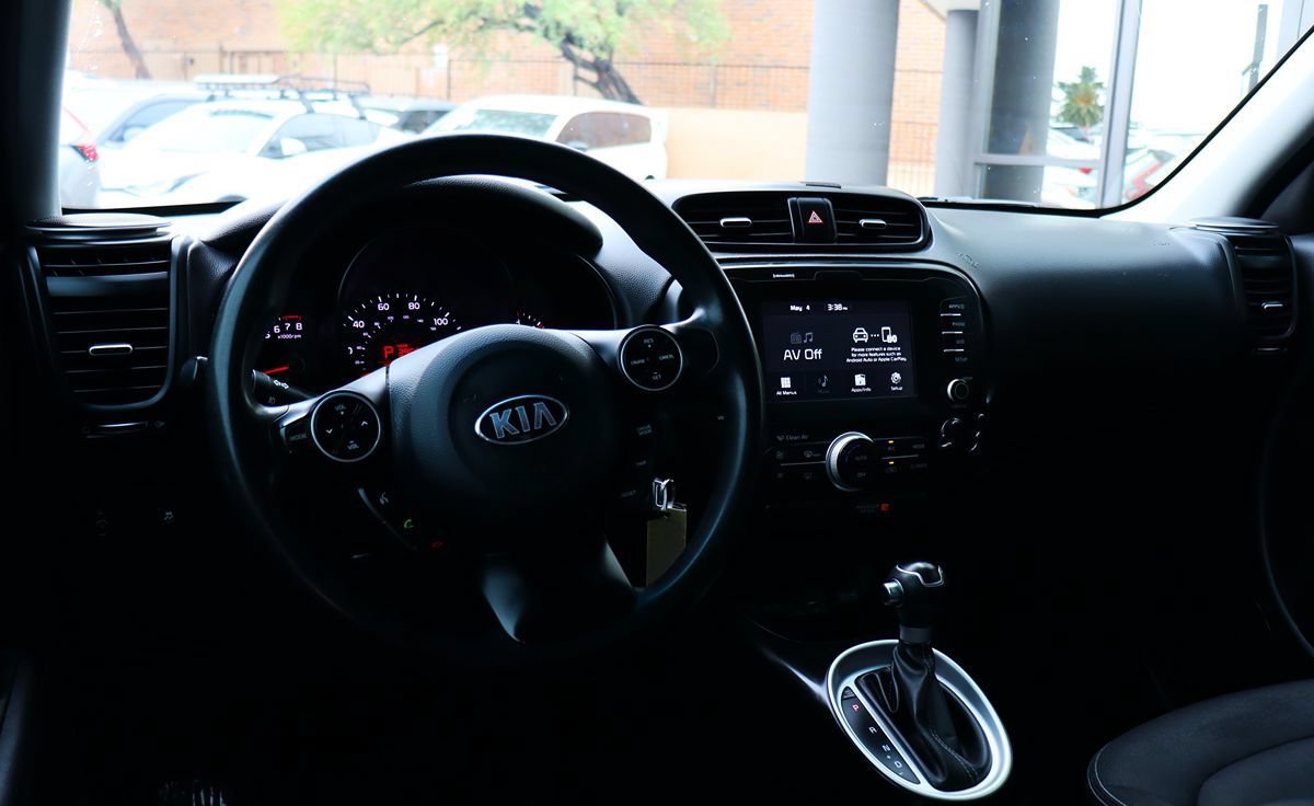 Used 2018 Kia Soul + FWD image 33