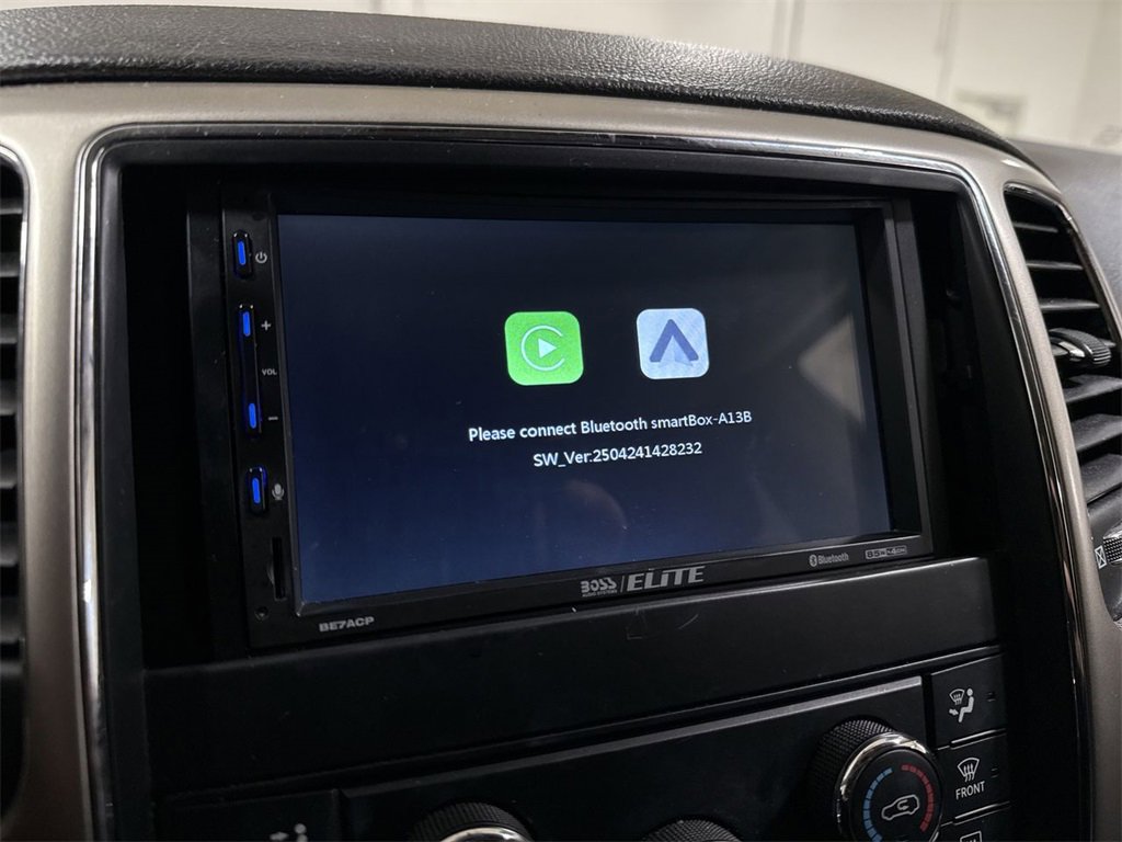 Used 2012 Jeep Grand Cherokee Laredo w/ Laredo E Group image 14