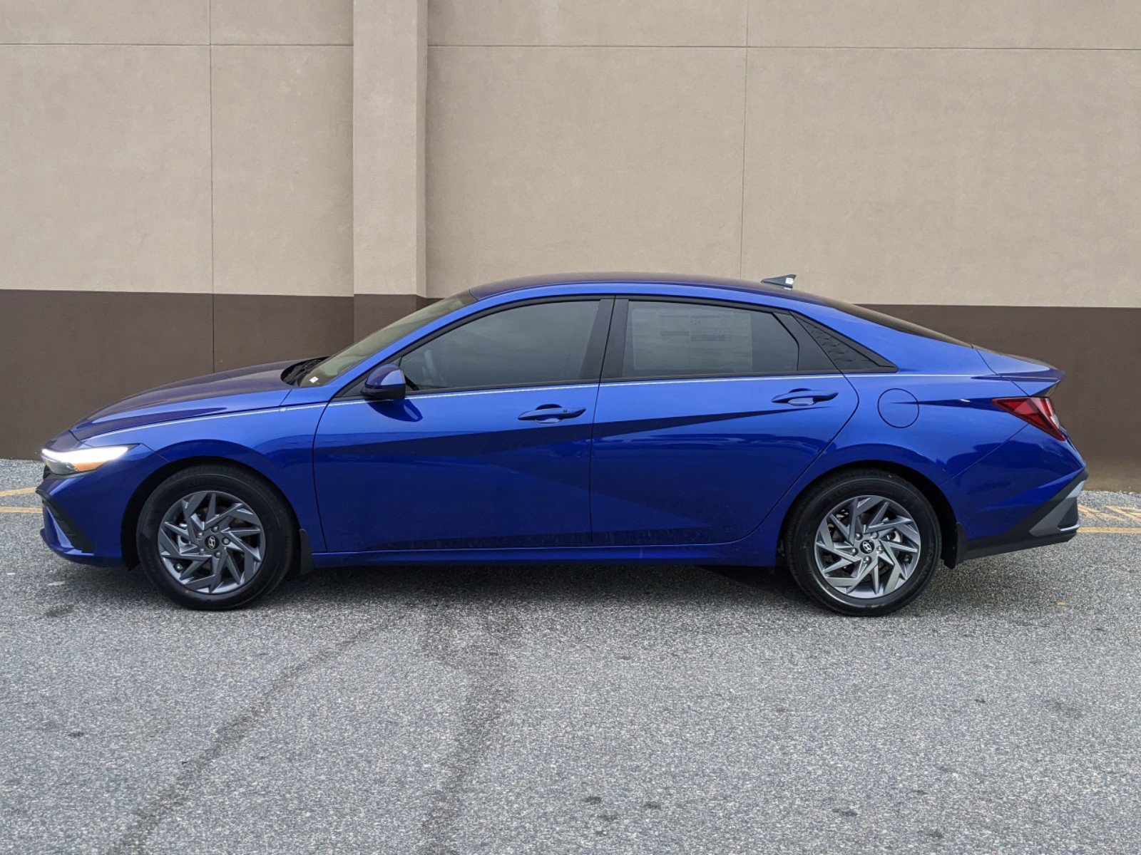 New 2025 Hyundai Elantra Sport image 9