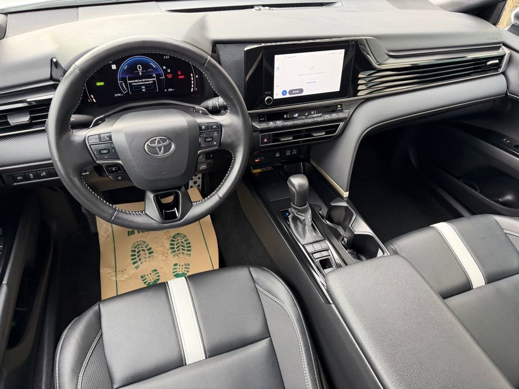 Used 2025 Toyota Camry SE image 17