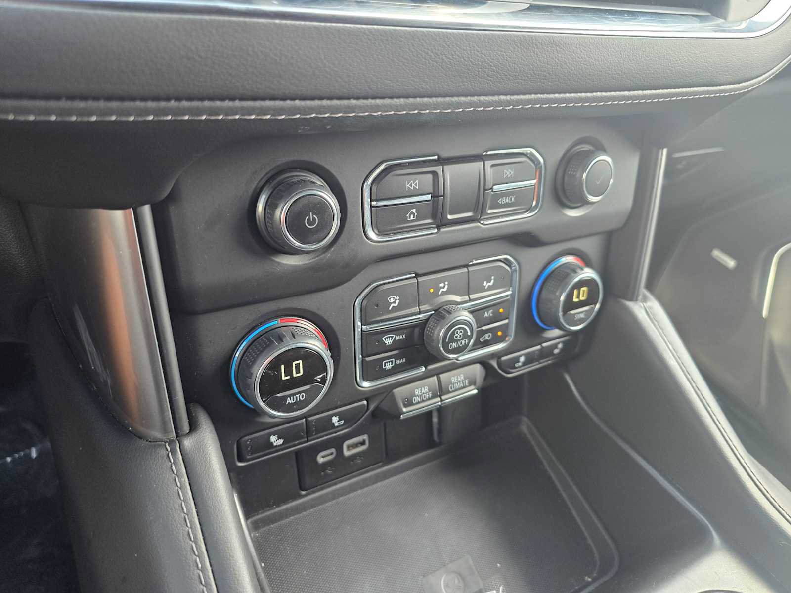 Used 2024 Chevrolet Tahoe LT image 30