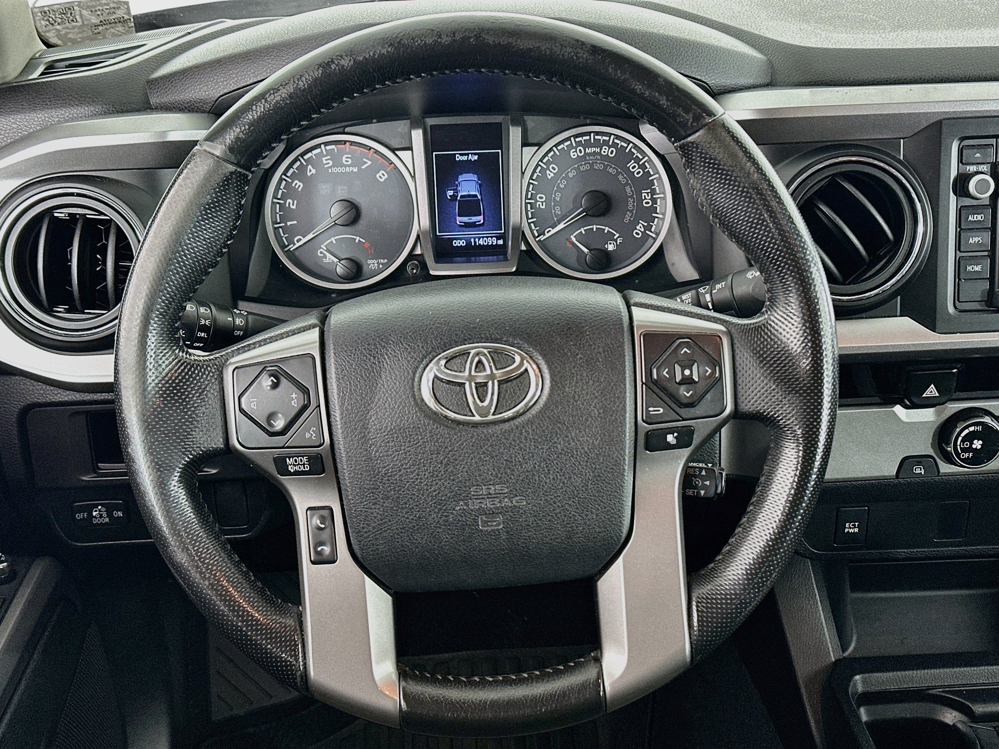 Used 2016 Toyota Tacoma SR5 RWD image 18