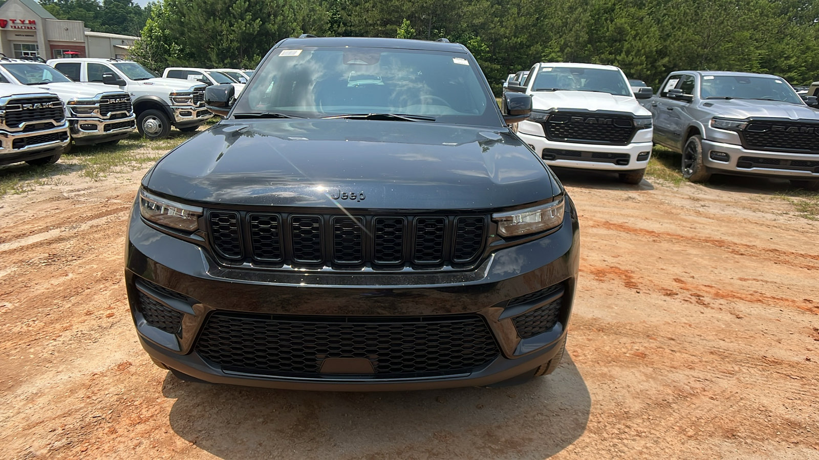 New 2025 Jeep Grand Cherokee 4WD image 3
