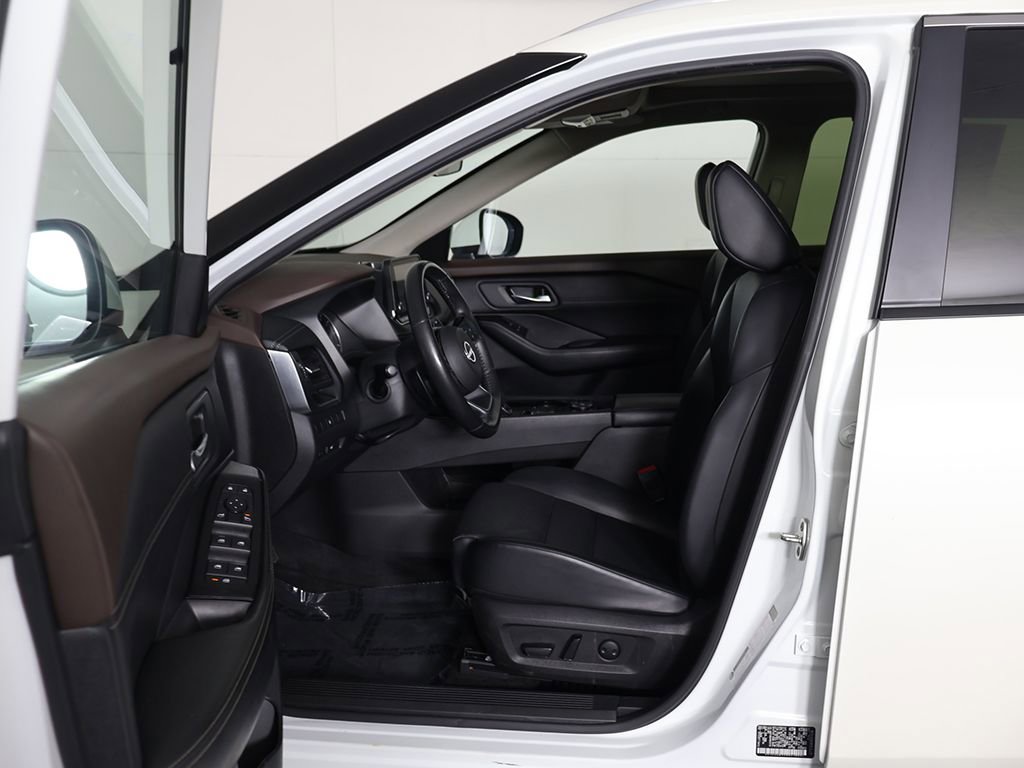 Used 2023 Nissan Rogue SV w/ SV Premium B Package image 28