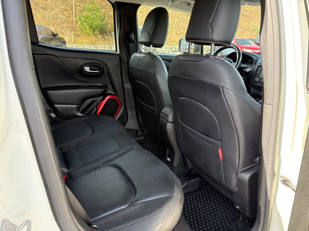 Used 2016 Jeep Renegade Trailhawk w/ Premium Trailhawk Package image 26