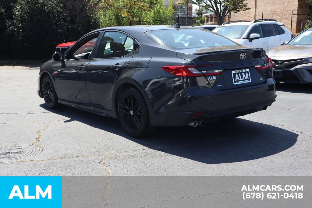 Used 2025 Toyota Camry SE image 9
