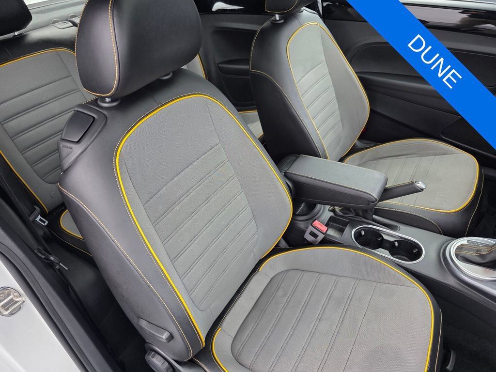 Used 2018 Volkswagen Beetle 2.0T Dune FWD image 27