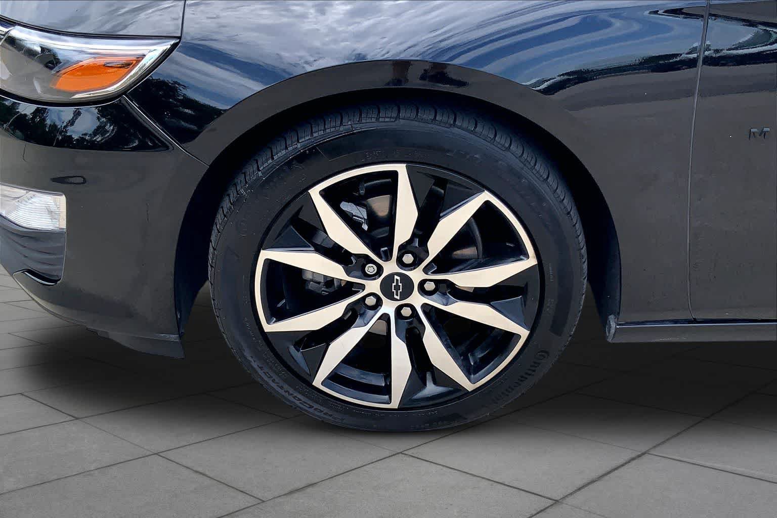 Used 2025 Chevrolet Malibu RS FWD image 11