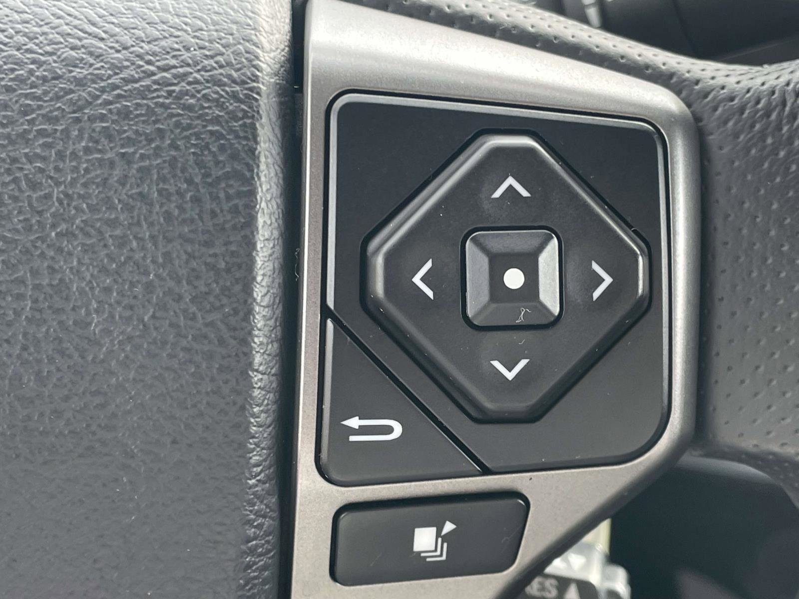 Used 2020 Toyota Tacoma SR5 image 22