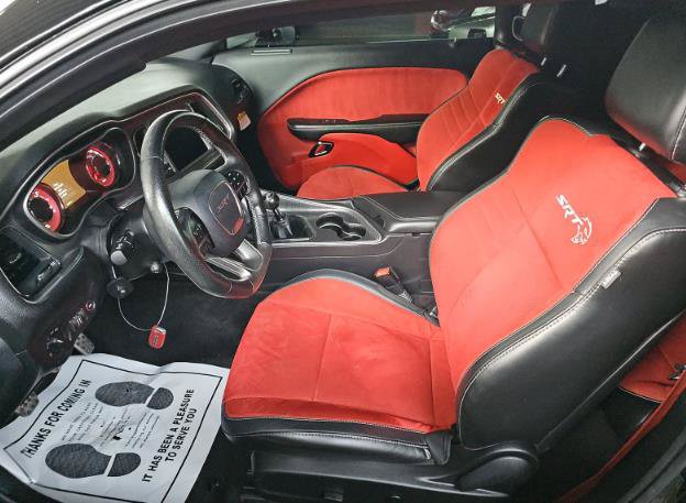 Used 2017 Dodge Challenger SRT Hellcat RWD image 2
