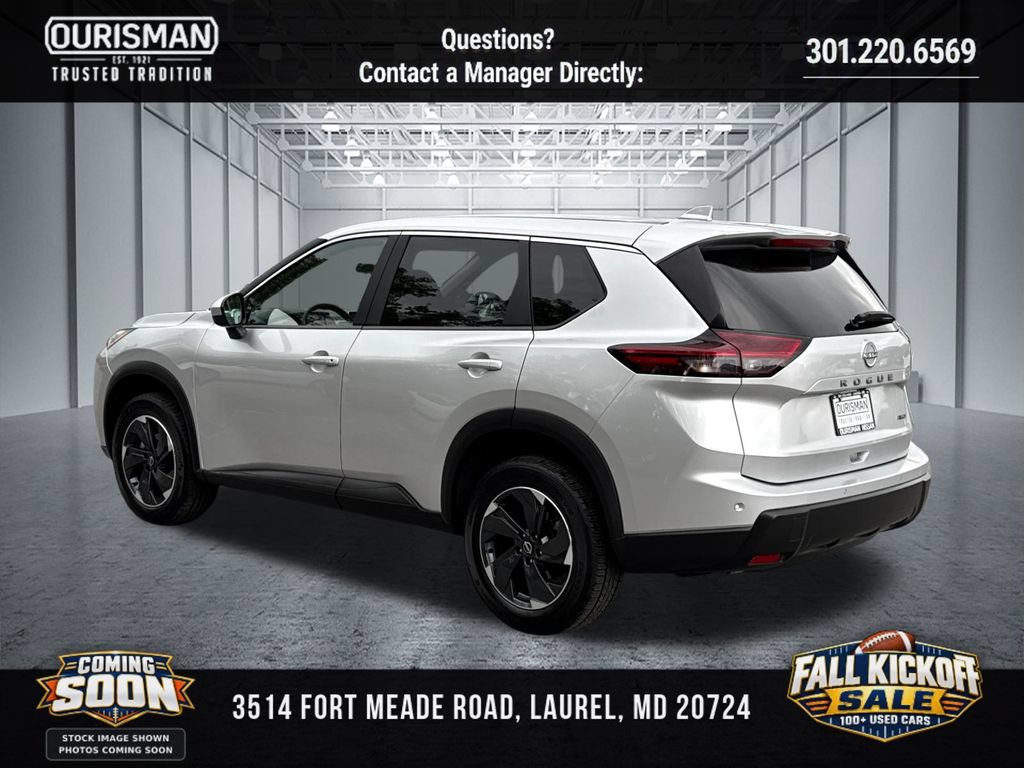 Used 2025 Nissan Rogue SV AWD/4WD image 3