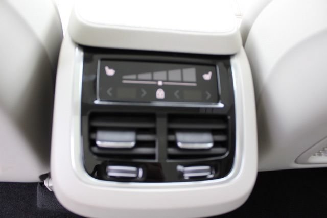 Used 2024 Volvo XC90 B6 Ultimate w/ Lounge Package AWD/4WD image 25