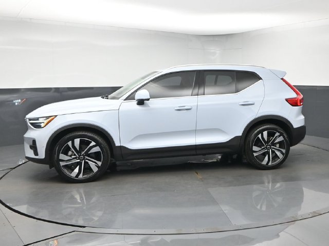 Used 2024 Volvo XC40 B5 Ultimate AWD/4WD image 4